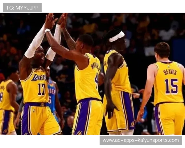 湖人反击机会到手，最后却传球失误，湖人被翻盘